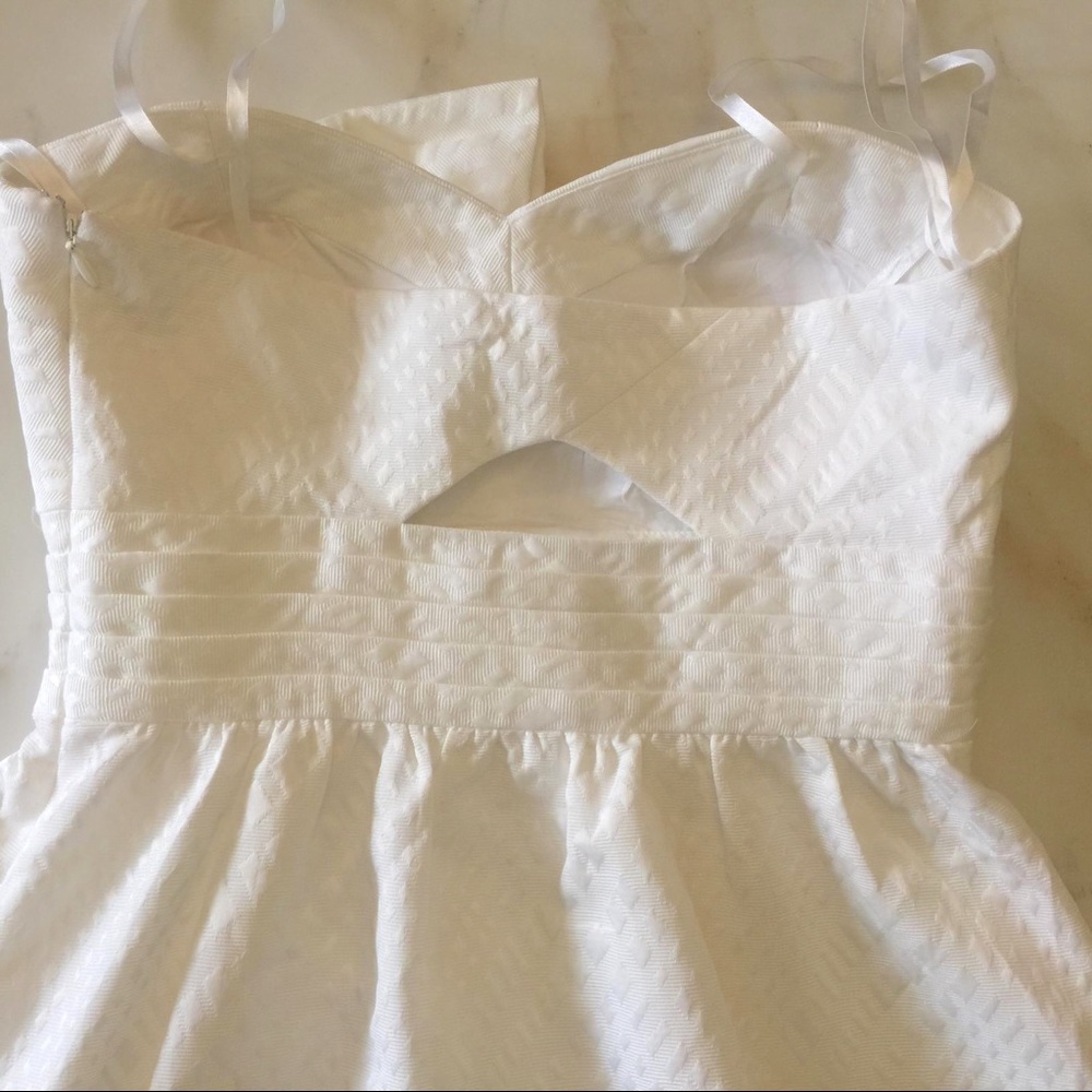 Max And Cleo White strapless Bow A line dress Sz 2 - Picture 15 of 16